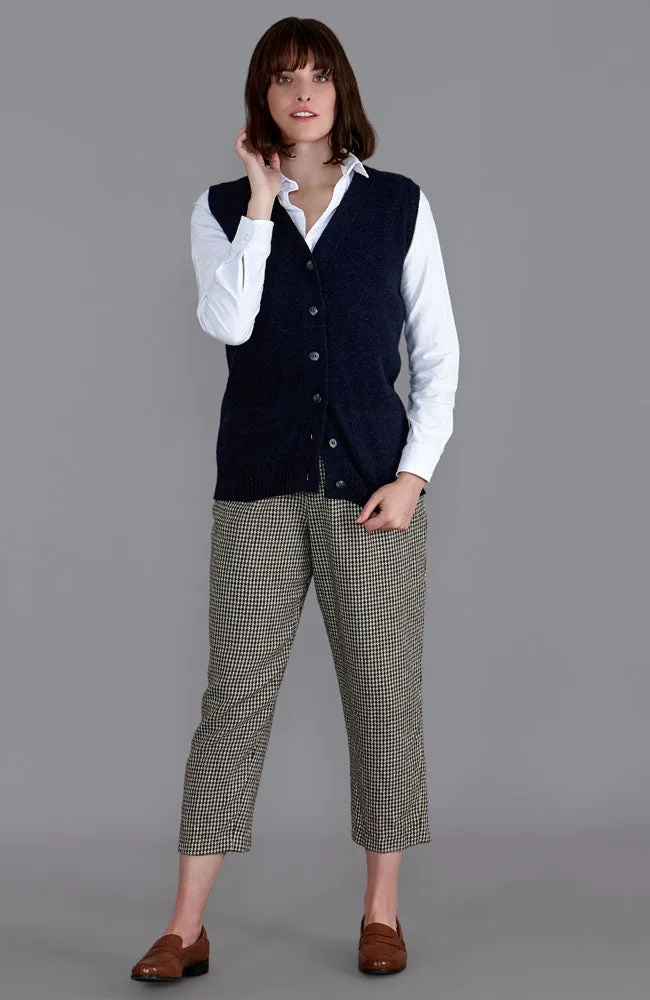 Womens Lambswool V Neck Waistcoat with Pockets